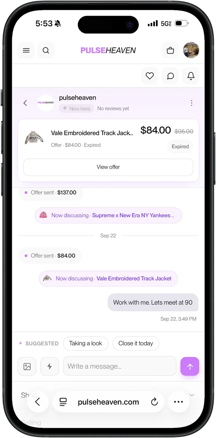 A Pulseheaven buyer-seller conversation on a phone, with the offer and item shown in the thread.